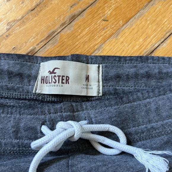 Hollister booty shorts - Picture 3 of 3